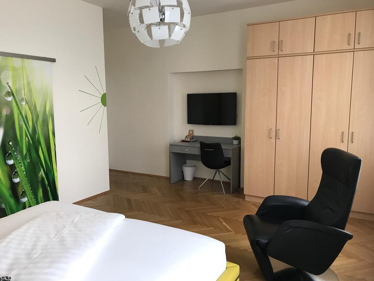 Hotel Bellini Леобен Екстериор снимка