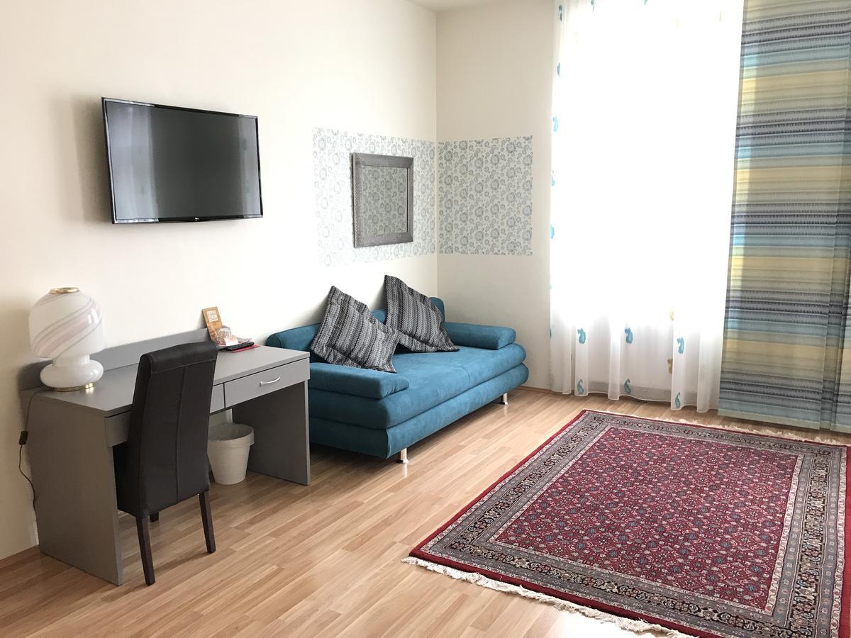 Hotel Bellini Леобен Екстериор снимка