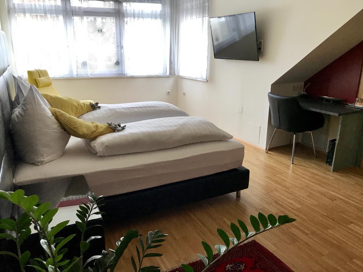 Hotel Bellini Леобен Екстериор снимка